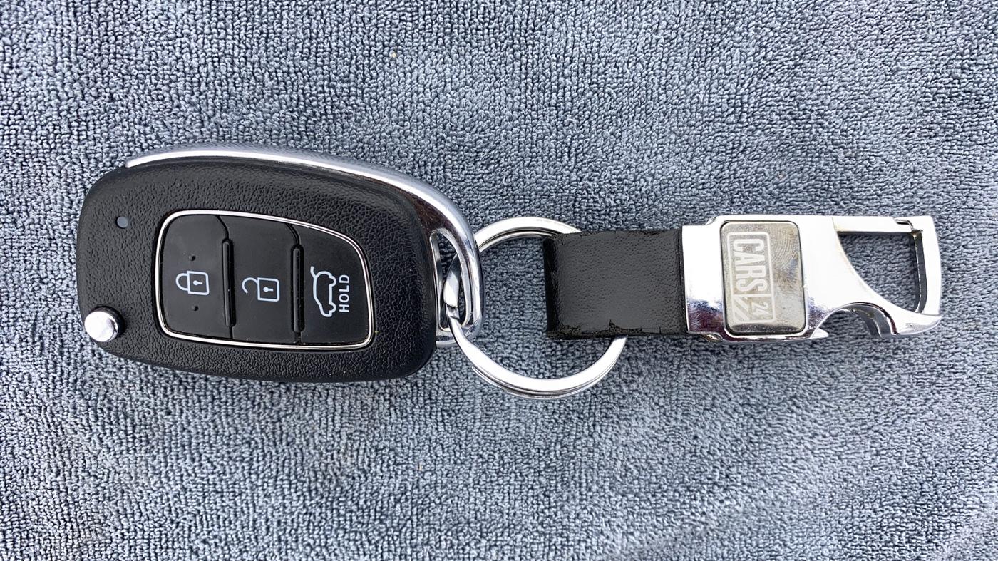 2021 Hyundai VENUE S MT 1.2 KAPPA, Petrol, Manual, 7,858 km, Key Close Up