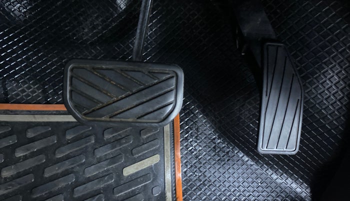 2020 Maruti S PRESSO VXI PLUS AMT, Petrol, Automatic, 36,209 km, Pedals