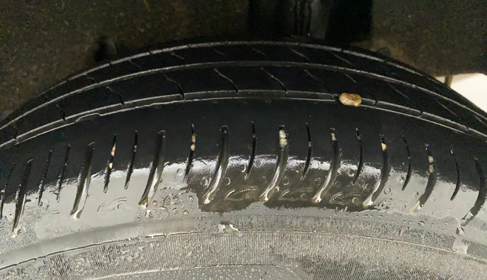 2021 Maruti Baleno DELTA PETROL 1.2, Petrol, Manual, 33,717 km, Left Rear Tyre Tread