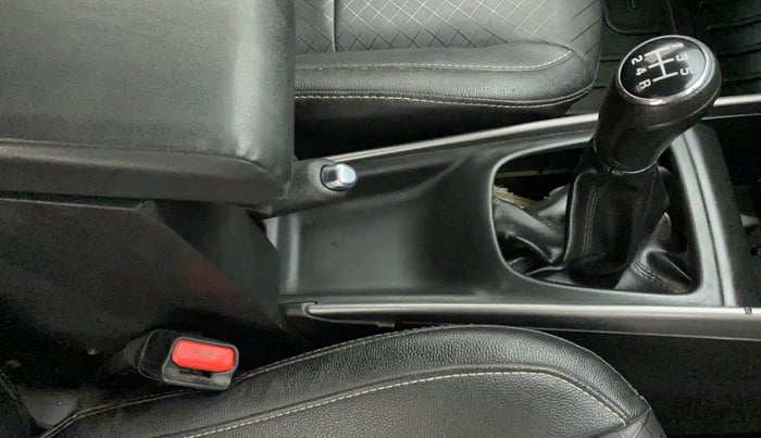 2021 Maruti Baleno DELTA PETROL 1.2, Petrol, Manual, 33,717 km, Gear Lever