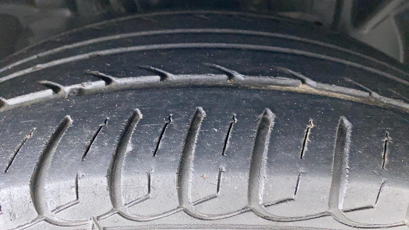 2017 Ford Ecosport 1.5 TITANIUM TI VCT AT, Petrol, Automatic, 40,336 km, Right Front Tyre Tread