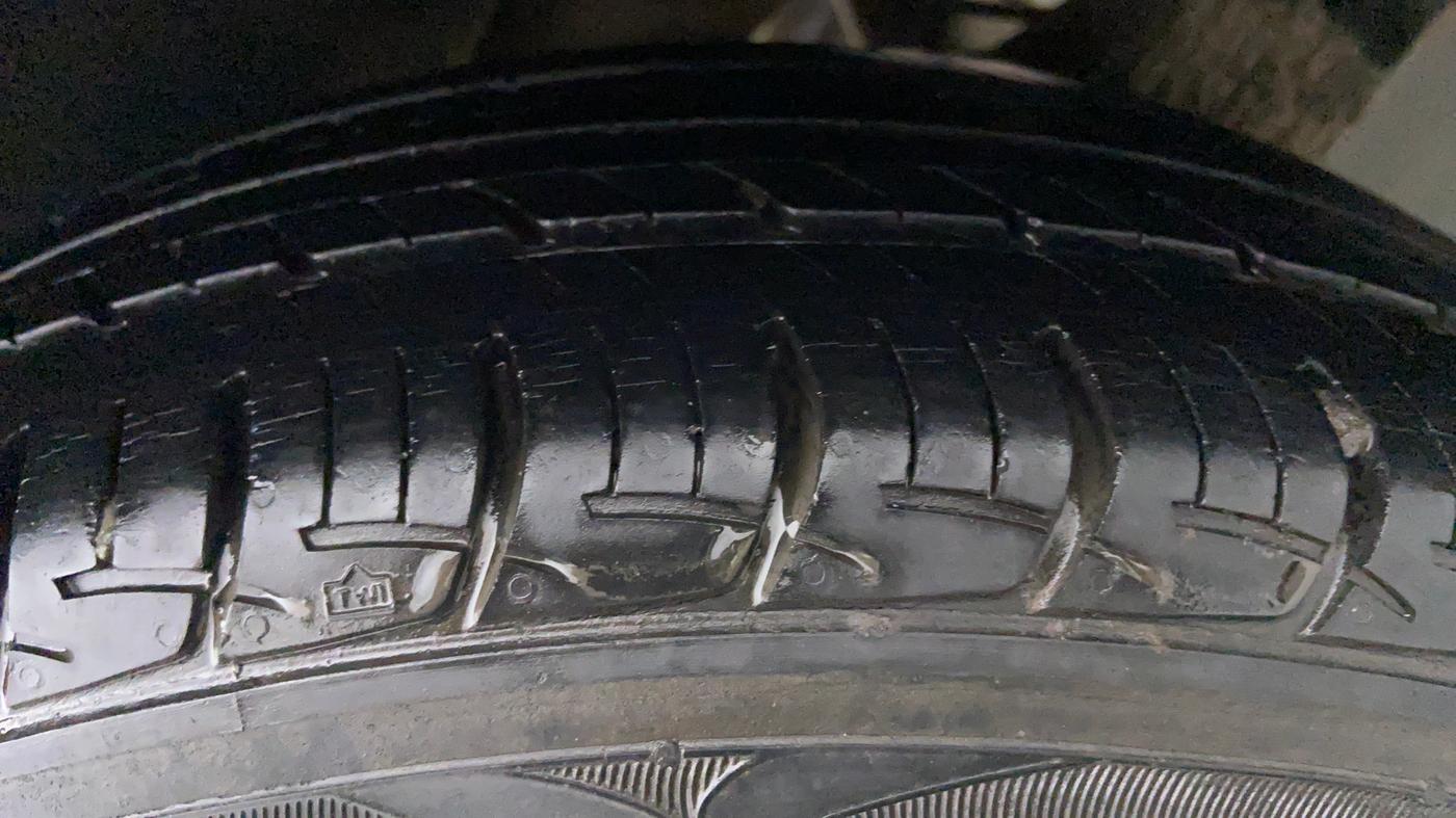 2017 Maruti Baleno DELTA PETROL 1.2, Petrol, Manual, 22,294 km, Left Rear Tyre Tread