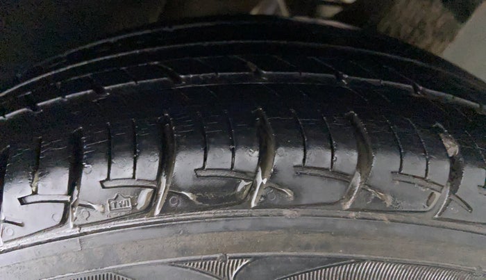 2017 Maruti Baleno DELTA PETROL 1.2, Petrol, Manual, 22,294 km, Left Rear Tyre Tread