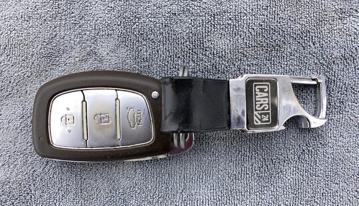 2016 Hyundai Xcent SX 1.2 (O), Petrol, Manual, 84,007 km, Key Close Up