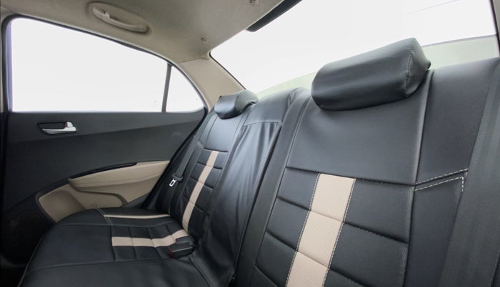 2016 Hyundai Xcent SX 1.2 (O), Petrol, Manual, 84,007 km, Right Side Rear Door Cabin