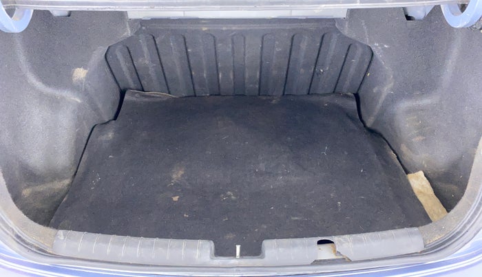 2016 Hyundai Xcent SX 1.2 (O), Petrol, Manual, 84,007 km, Boot Inside