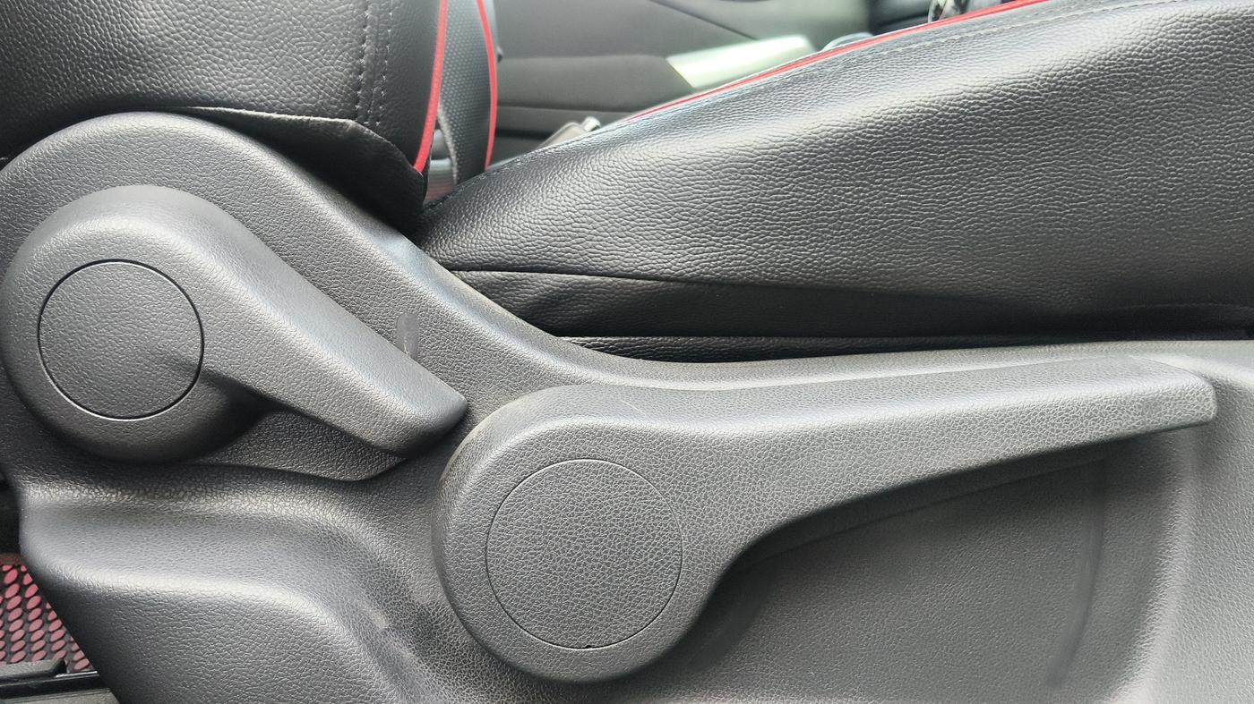 2021 Nissan Kicks XV PREMIUM TURBO 1.3 CVT, Petrol, Automatic, 52,747 km, Driver Side Adjustment Panel