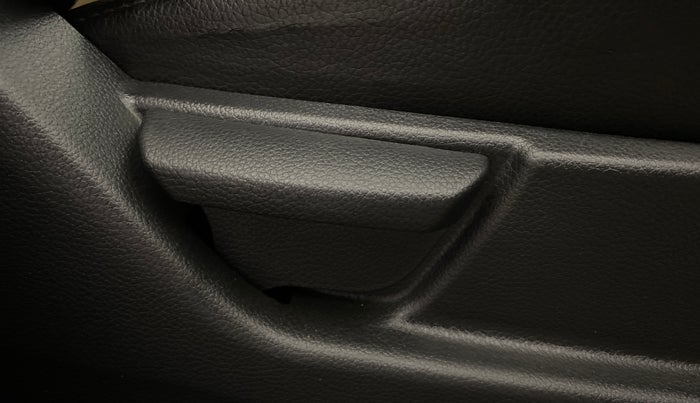 2015 Hyundai Eon D-LITE+, Petrol, Manual, 31,222 km, Driver Side Adjustment Panel