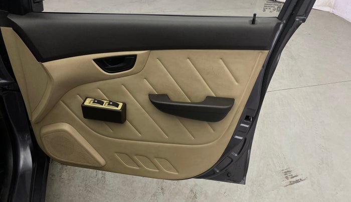 2015 Hyundai Eon D-LITE+, Petrol, Manual, 31,222 km, Driver Side Door Panels Control