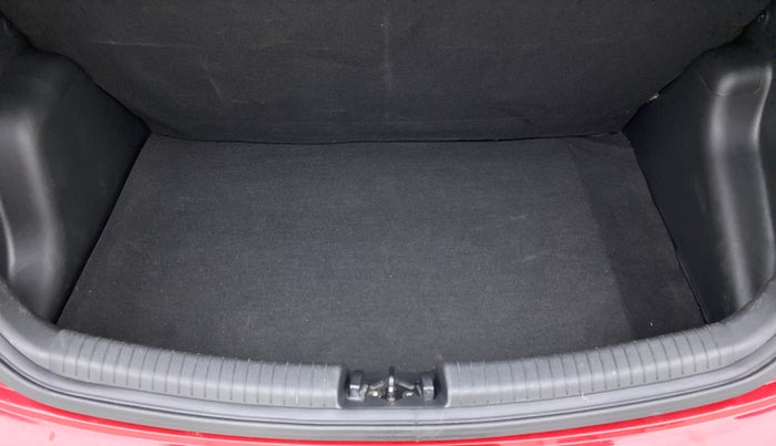 2017 Hyundai Grand i10 SPORTZ (O) 1.2 AT VTVT, Petrol, Automatic, 20,835 km, Boot Inside