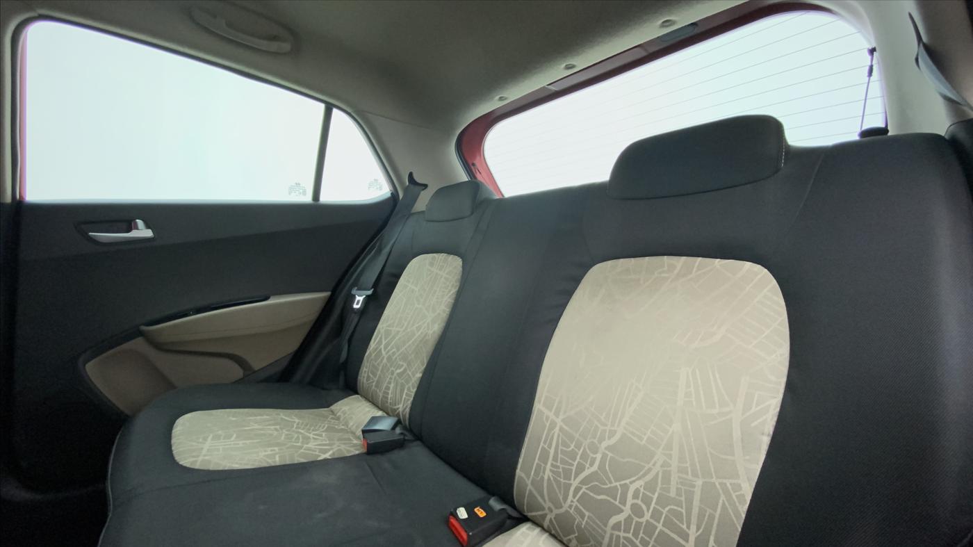 2017 Hyundai Grand i10 SPORTZ (O) 1.2 AT VTVT, Petrol, Automatic, 20,835 km, Right Side Rear Door Cabin