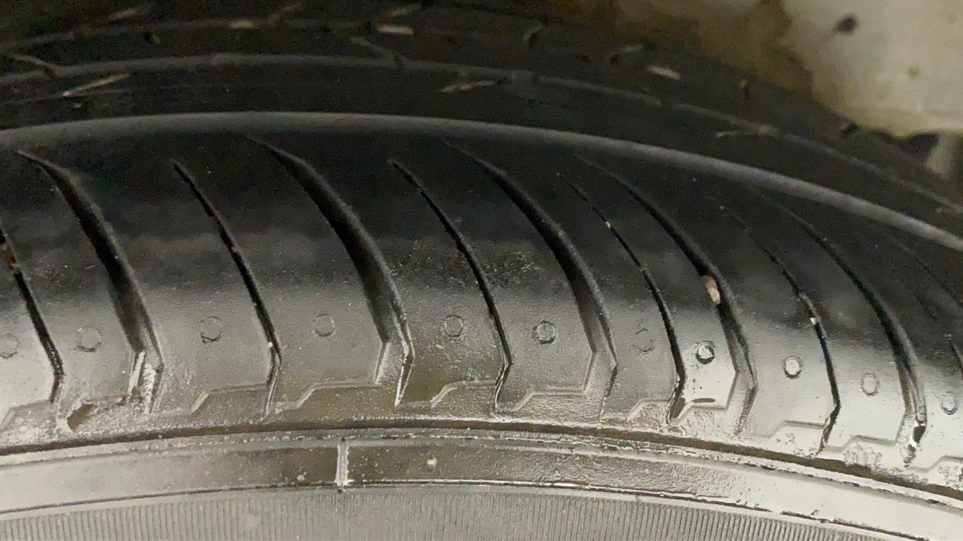 2017 Honda WR-V 1.2L I-VTEC VX MT, Petrol, Manual, 85,482 km, Right Rear Tyre Tread