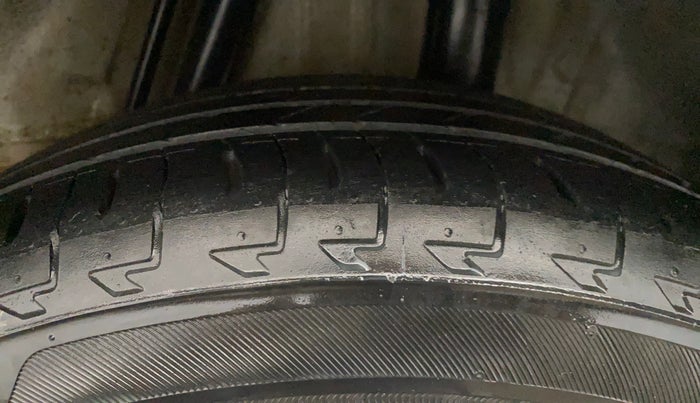 2017 Honda WR-V 1.5L I-DTEC VX MT, Diesel, Manual, 97,195 km, Left Rear Tyre Tread