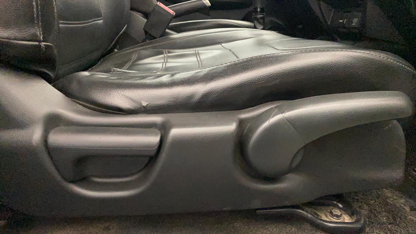 2017 Honda WR-V 1.5L I-DTEC VX MT, Diesel, Manual, 97,195 km, Driver Side Adjustment Panel
