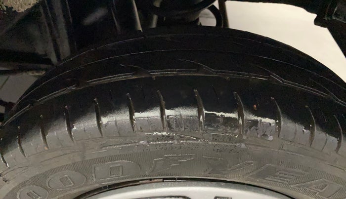 2012 Maruti Alto 800 LXI, Petrol, Manual, 74,061 km, Left Rear Tyre Tread