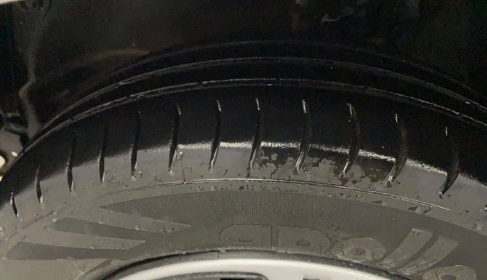 2012 Maruti Alto 800 LXI, Petrol, Manual, 74,061 km, Left Front Tyre Tread