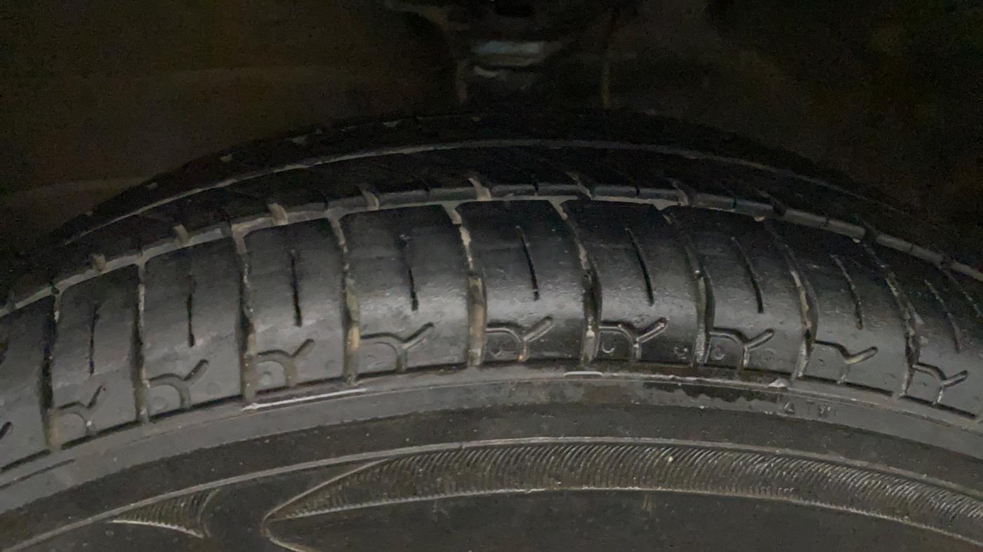 2013 Maruti Wagon R 1.0 LXI CNG, CNG, Manual, 69,634 km, Left Front Tyre Tread