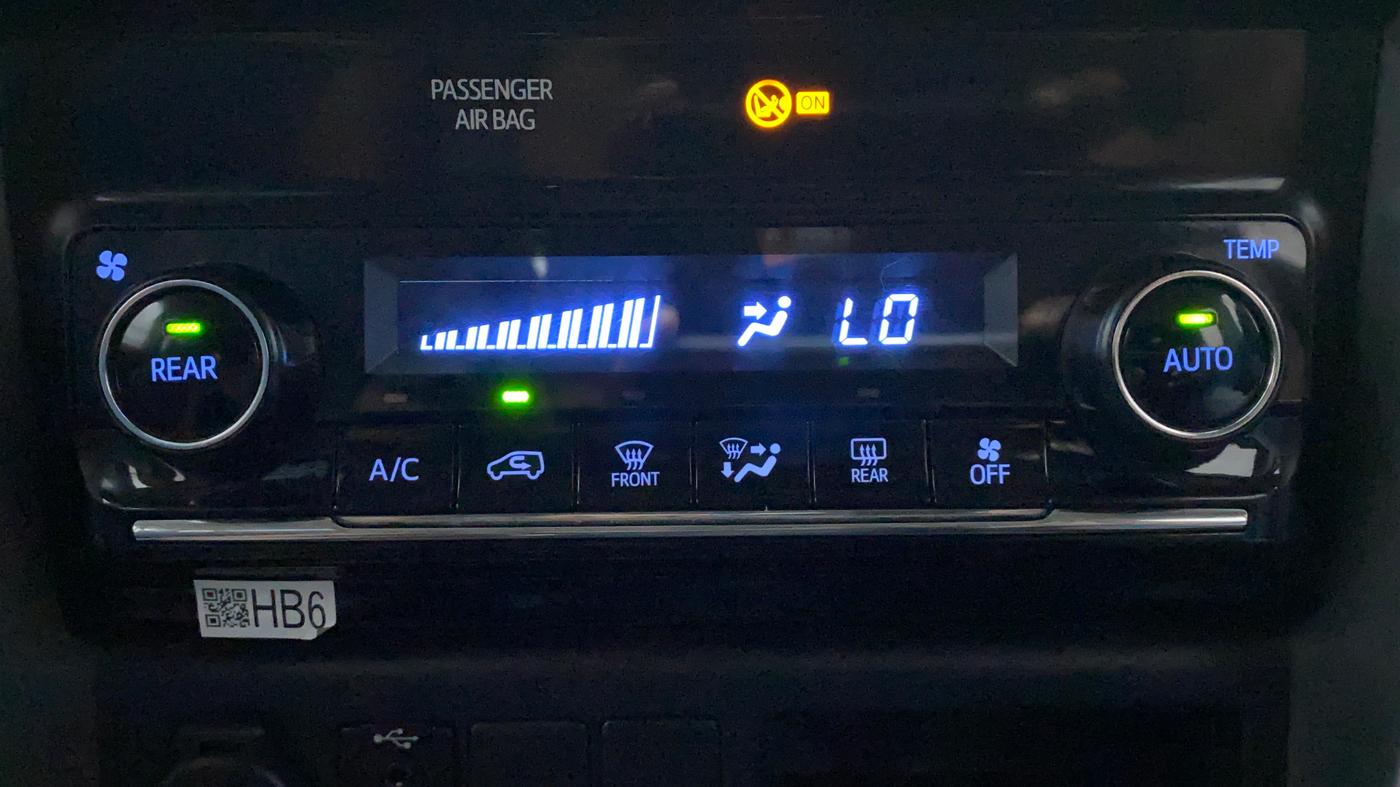 2019 Toyota Fortuner 2.8 4x2 MT, Diesel, Manual, 69,292 km, Automatic Climate Control