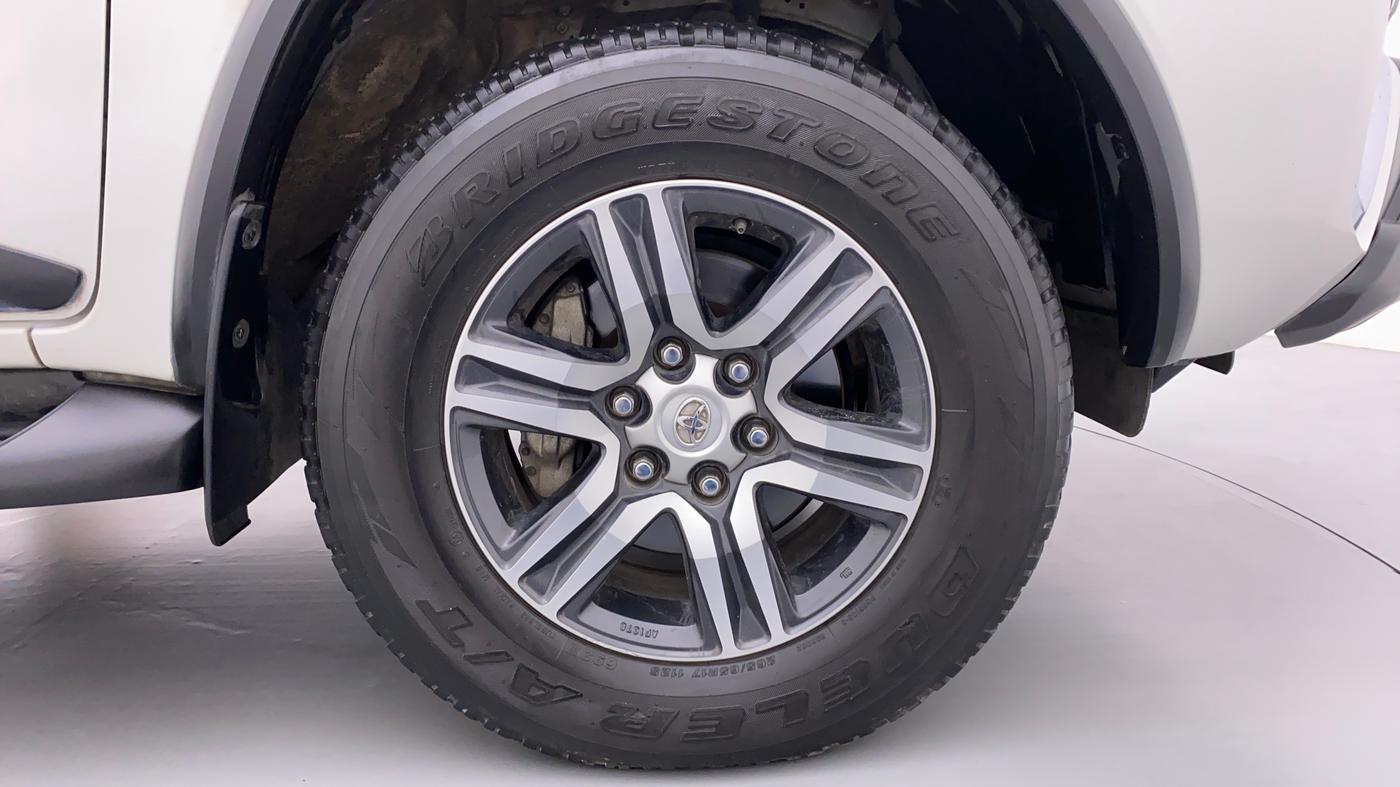 2019 Toyota Fortuner 2.8 4x2 MT, Diesel, Manual, 69,292 km, Right Front Wheel