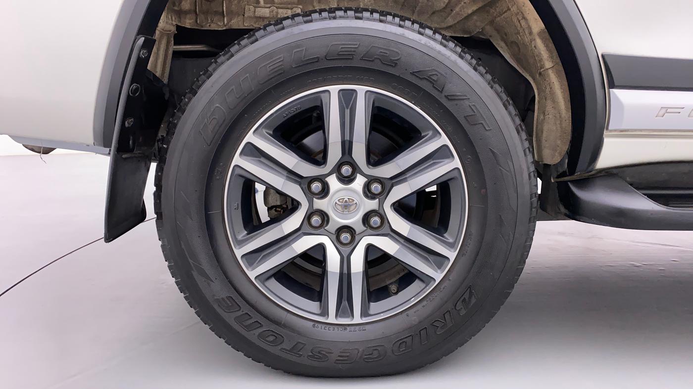 2019 Toyota Fortuner 2.8 4x2 MT, Diesel, Manual, 69,292 km, Right Rear Wheel