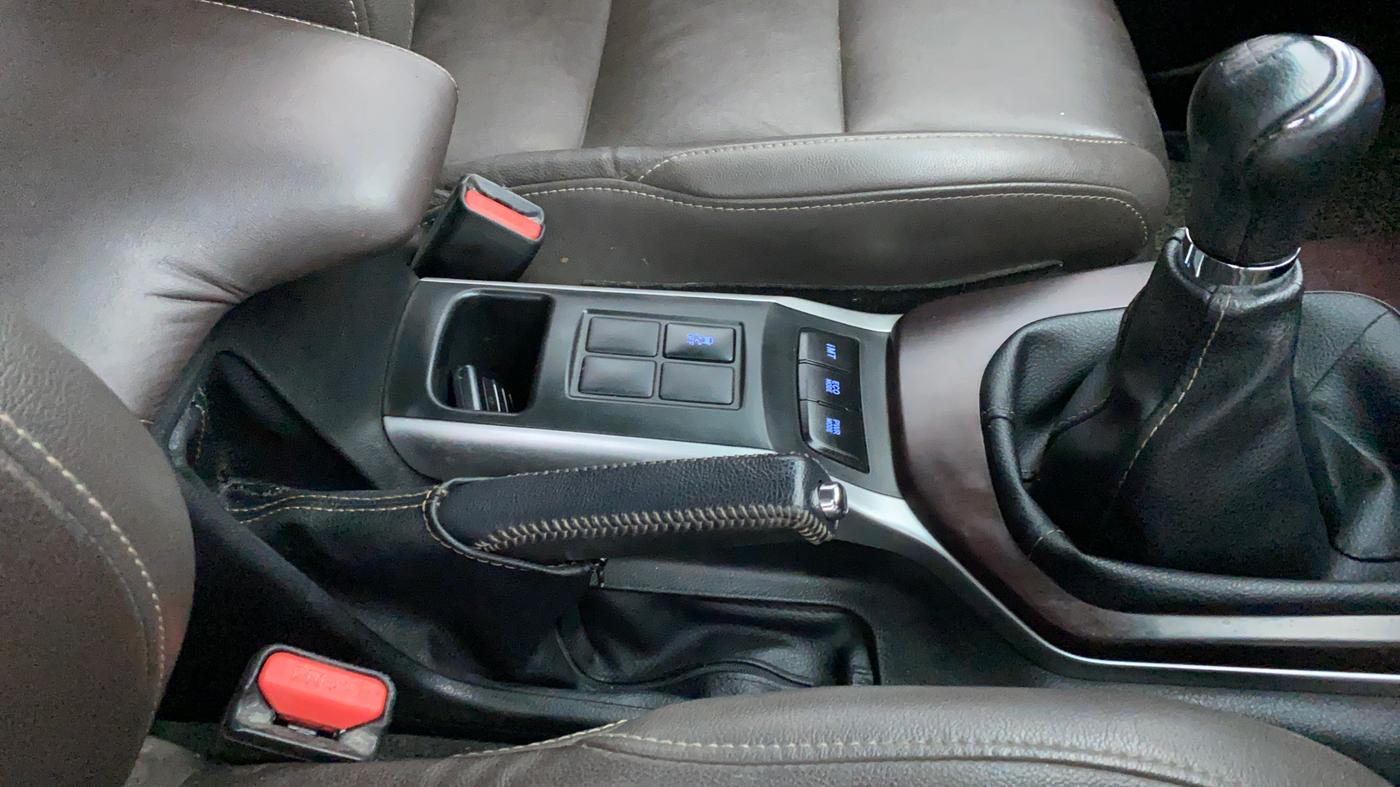 2019 Toyota Fortuner 2.8 4x2 MT, Diesel, Manual, 69,292 km, Gear Lever