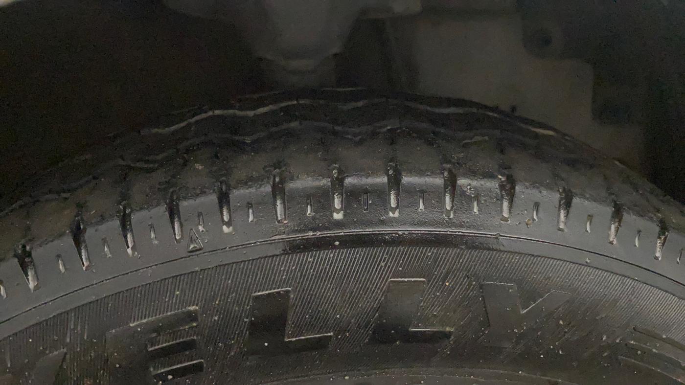 2017 Hyundai Eon ERA PLUS (O), Petrol, Manual, 67,454 km, Right Front Tyre Tread
