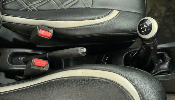 2016 Maruti Wagon R 1.0 VXI, Petrol, Manual, 99,049 km, Gear Lever