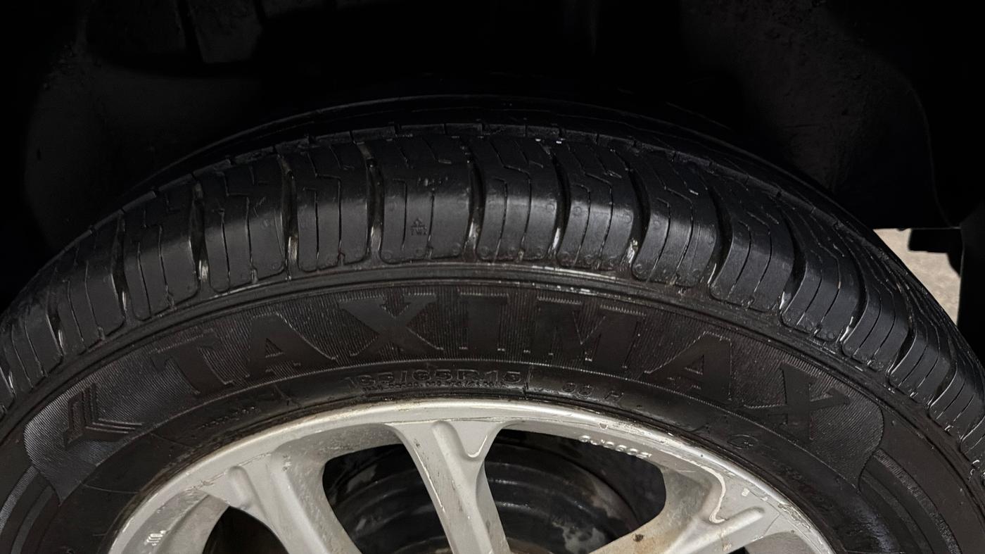 2018 Maruti Swift ZXI, Petrol, Manual, 92,845 km, Left Rear Tyre Tread