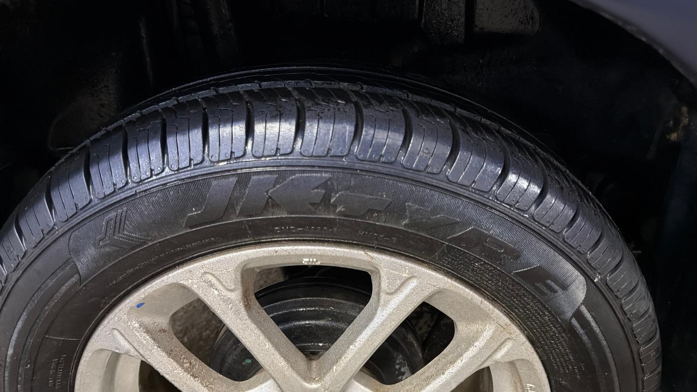 2018 Maruti Swift ZXI, Petrol, Manual, 92,845 km, Right Rear Tyre Tread