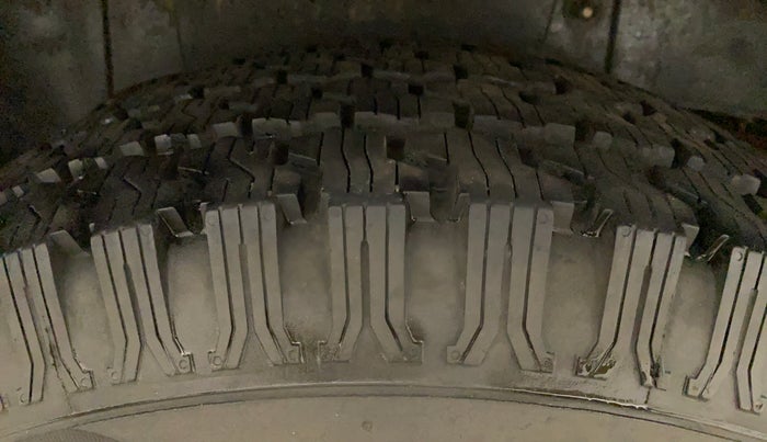 2018 Mahindra TUV300 T10, Diesel, Manual, 69,726 km, Right Rear Tyre Tread