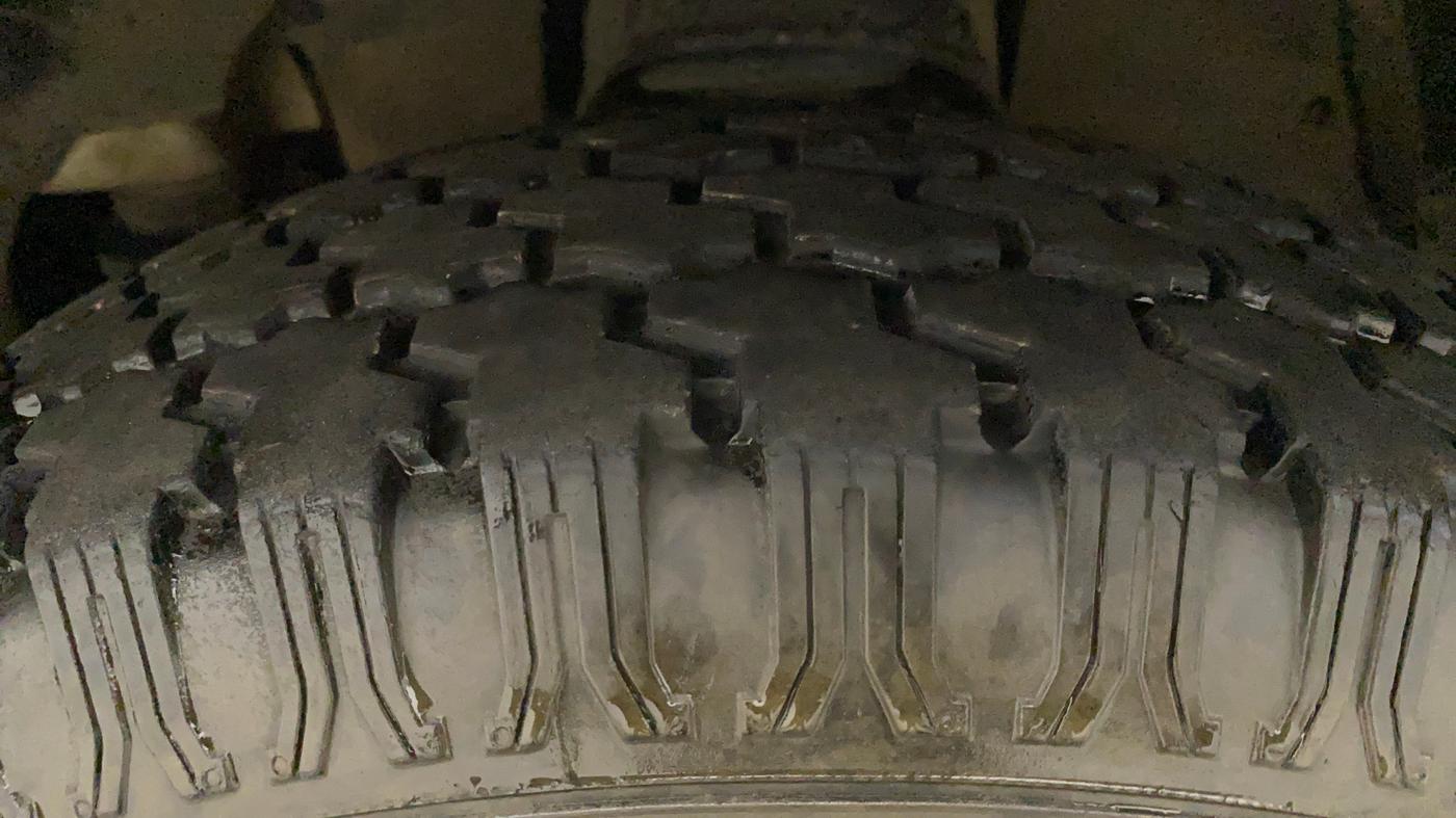 2018 Mahindra TUV300 T10, Diesel, Manual, 69,726 km, Left Front Tyre Tread