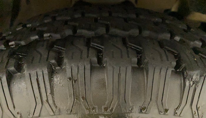2018 Mahindra TUV300 T10, Diesel, Manual, 69,726 km, Right Front Tyre Tread