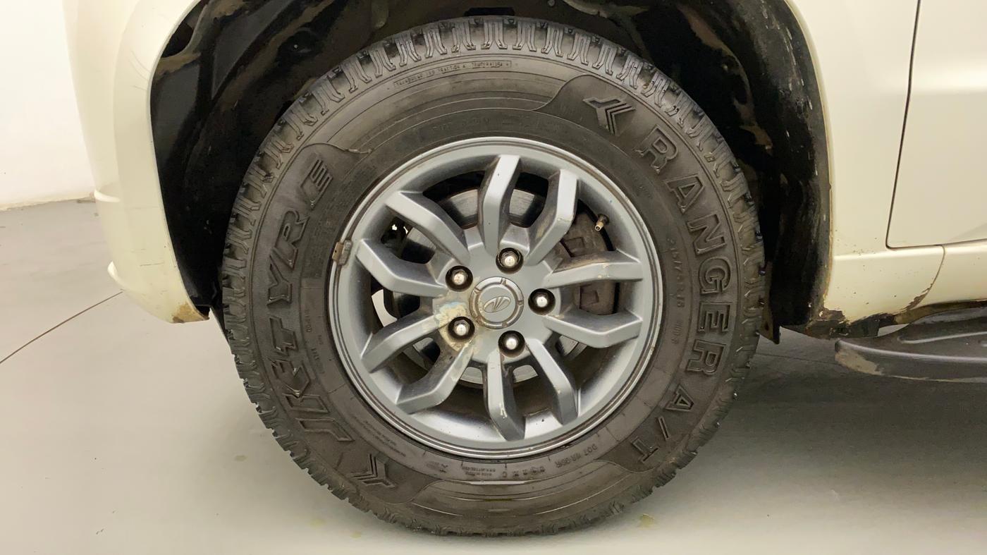 2018 Mahindra TUV300 T10, Diesel, Manual, 69,726 km, Left Front Wheel