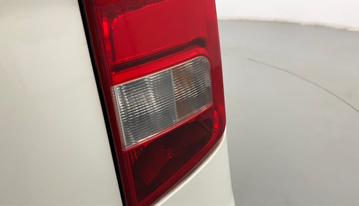 2018 Mahindra TUV300 T10, Diesel, Manual, 69,726 km, Right tail light - Reverse gear light not functional