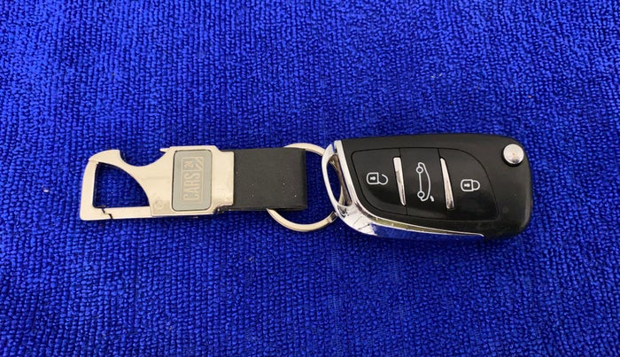2018 Mahindra TUV300 T10, Diesel, Manual, 69,726 km, Key Close Up