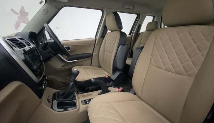 2018 Mahindra TUV300 T10, Diesel, Manual, 69,726 km, Right Side Front Door Cabin