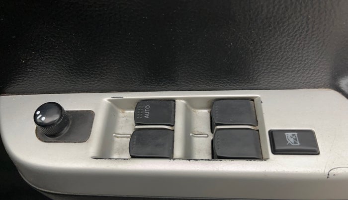 2016 Maruti Wagon R 1.0 VXI, Petrol, Manual, 81,883 km, Driver Side Door Panels Control