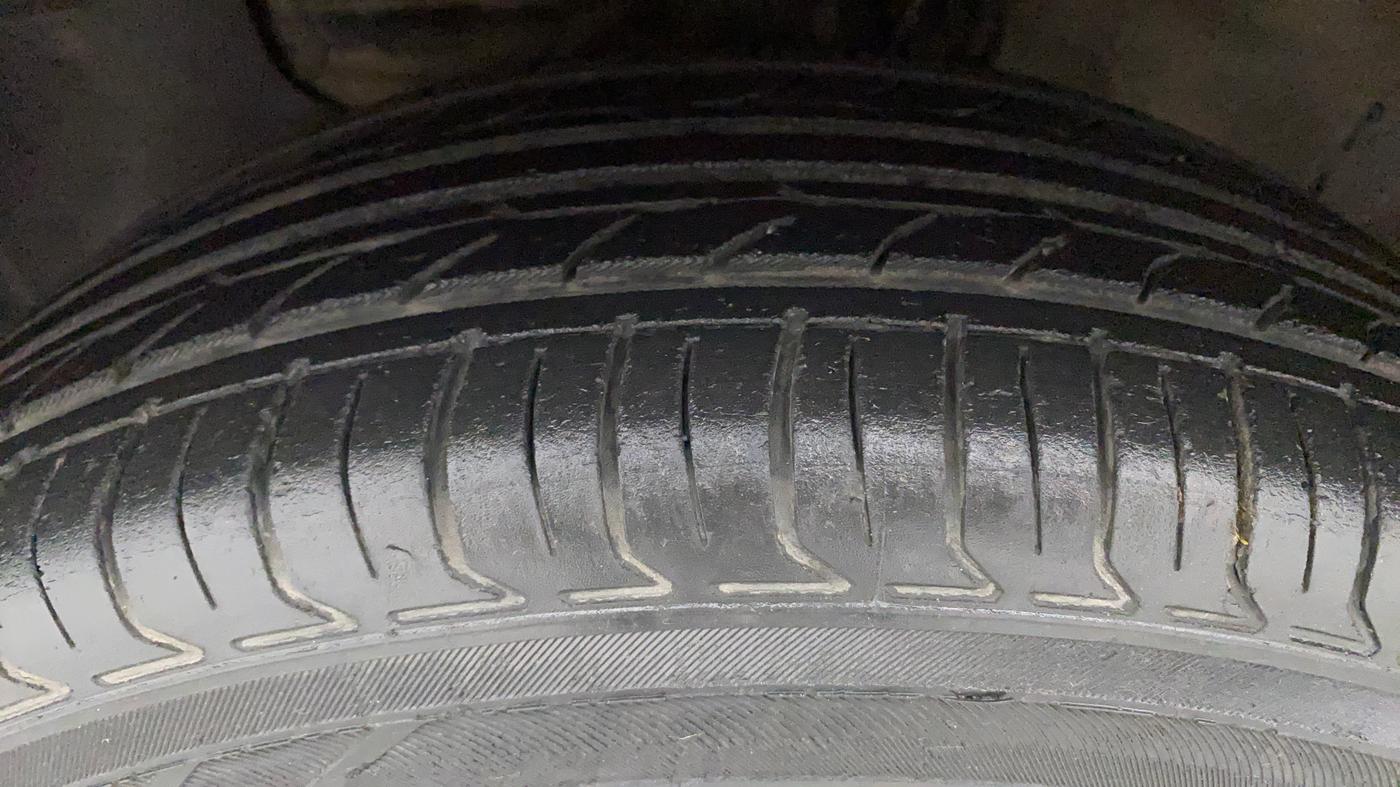2015 Hyundai Elite i20 SPORTZ 1.2, Petrol, Manual, 71,054 km, Left Front Tyre Tread