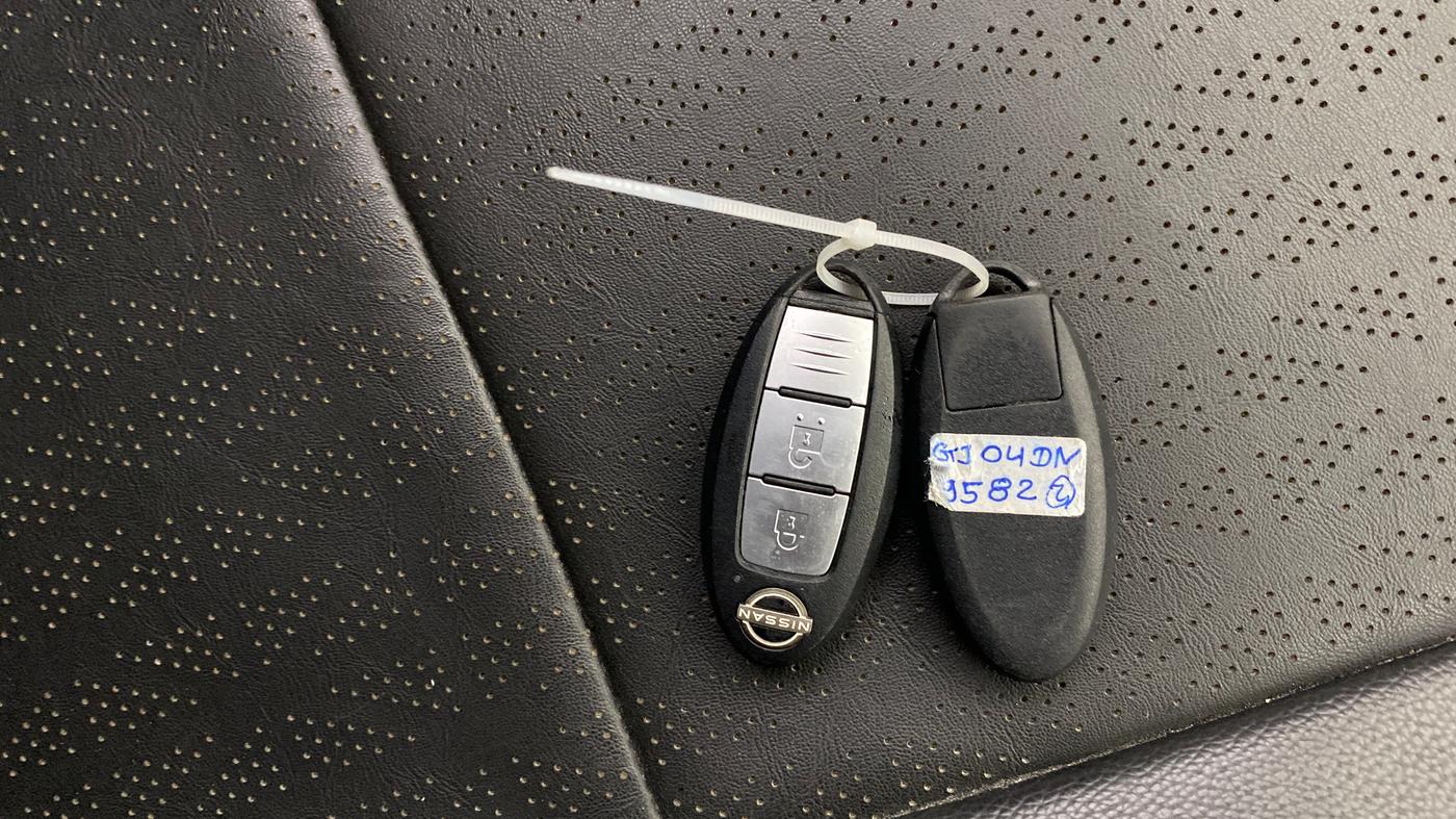 2021 Nissan MAGNITE XV PREMIUM, Petrol, Manual, 1,14,422 km, Key Close Up