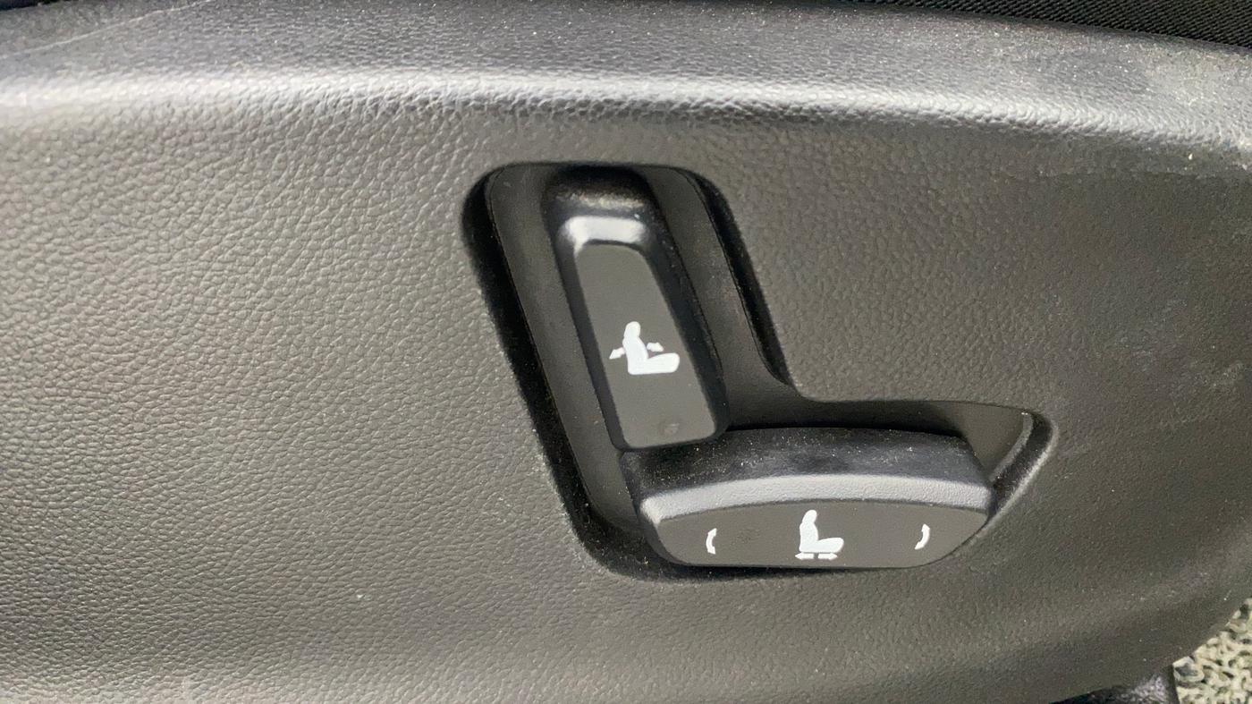 2021 MG HECTOR SHARP HYBRID 1.5 PETROL, Petrol, Manual, 32,926 km, Driver Side Adjustment Panel