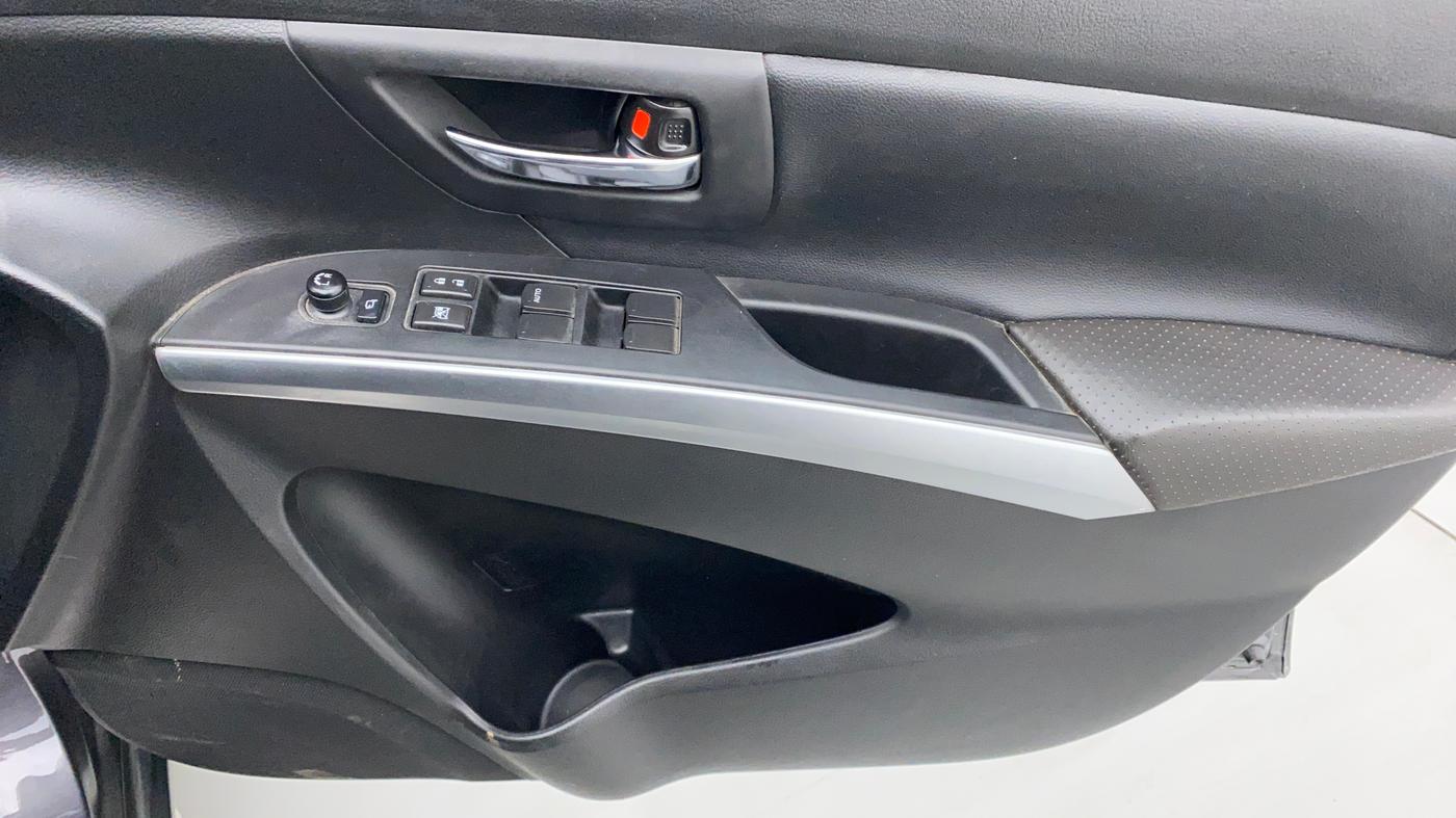 2020 Maruti S Cross ALPHA 1.5 SMART HYBRID, Petrol, Manual, 11,819 km, Driver Side Door Panels Control