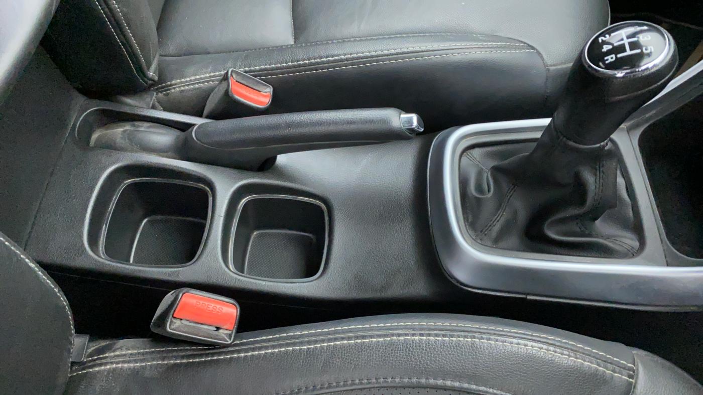 2020 Maruti S Cross ALPHA 1.5 SMART HYBRID, Petrol, Manual, 11,819 km, Gear Lever