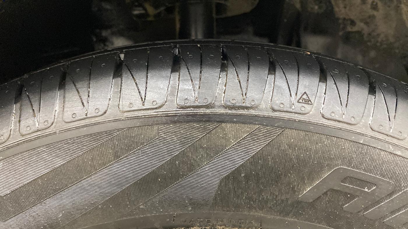 2019 Tata NEXON XZA PLUS PETROL, Petrol, Automatic, 57,814 km, Right Front Tyre Tread