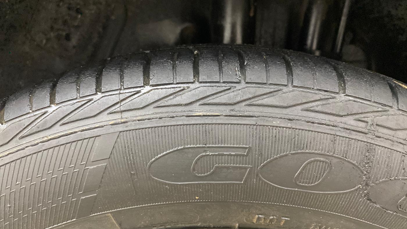 2019 Tata NEXON XZA PLUS PETROL, Petrol, Automatic, 57,814 km, Left Rear Tyre Tread