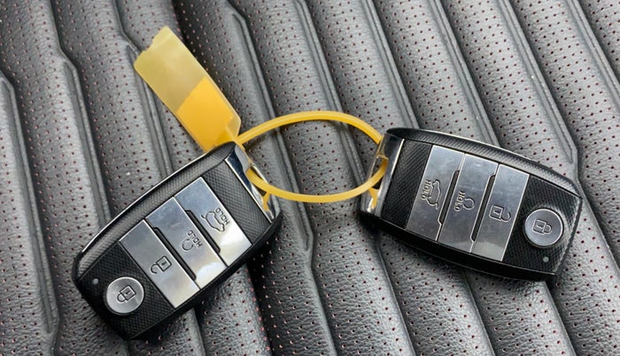 2020 KIA SONET GTX PLUS 1.5 AT, Diesel, Automatic, 38,573 km, Key Close Up