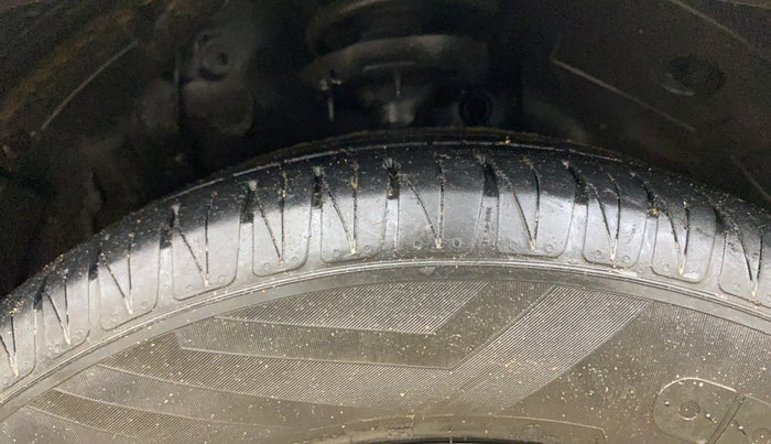 2020 KIA SONET GTX PLUS 1.5 AT, Diesel, Automatic, 38,573 km, Right Front Tyre Tread