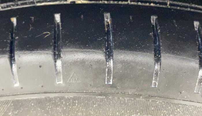 2023 Toyota Glanza V, Petrol, Manual, 32,482 km, Left Front Tyre Tread