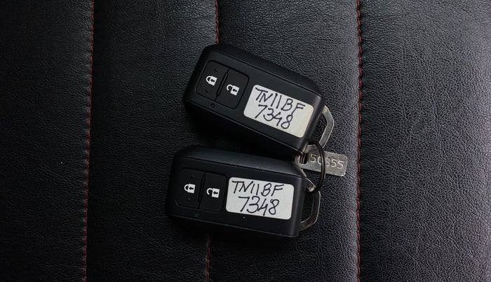 2023 Toyota Glanza V, Petrol, Manual, 32,482 km, Key Close Up