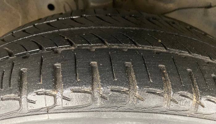 2014 Honda City S MT PETROL, Petrol, Manual, 21,841 km, Right Front Tyre Tread