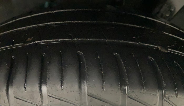 2022 Hyundai GRAND I10 NIOS SPORTZ 1.2 KAPPA VTVT CNG, CNG, Manual, 45,644 km, Left Rear Tyre Tread